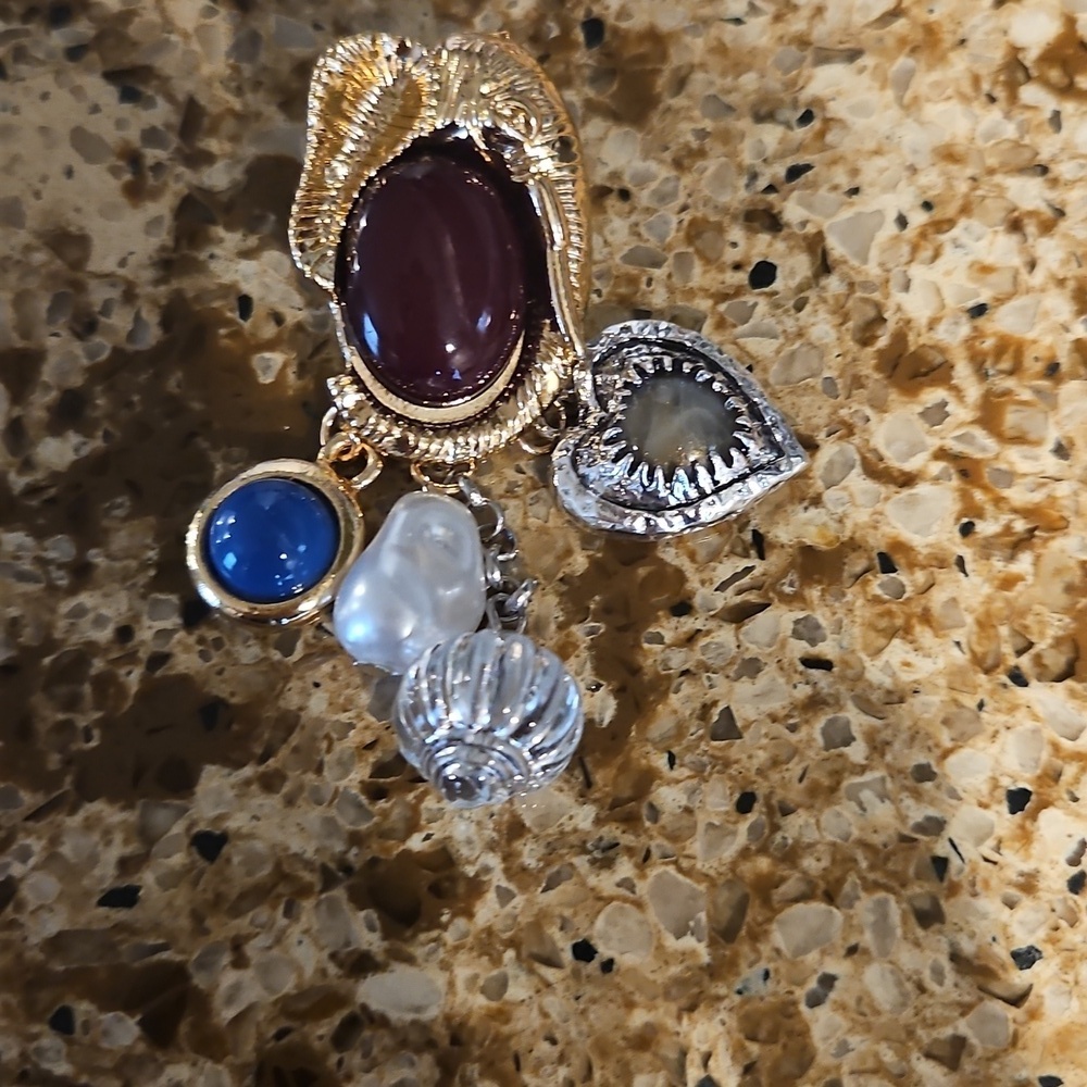 New Earrings - Picture 5 of 6